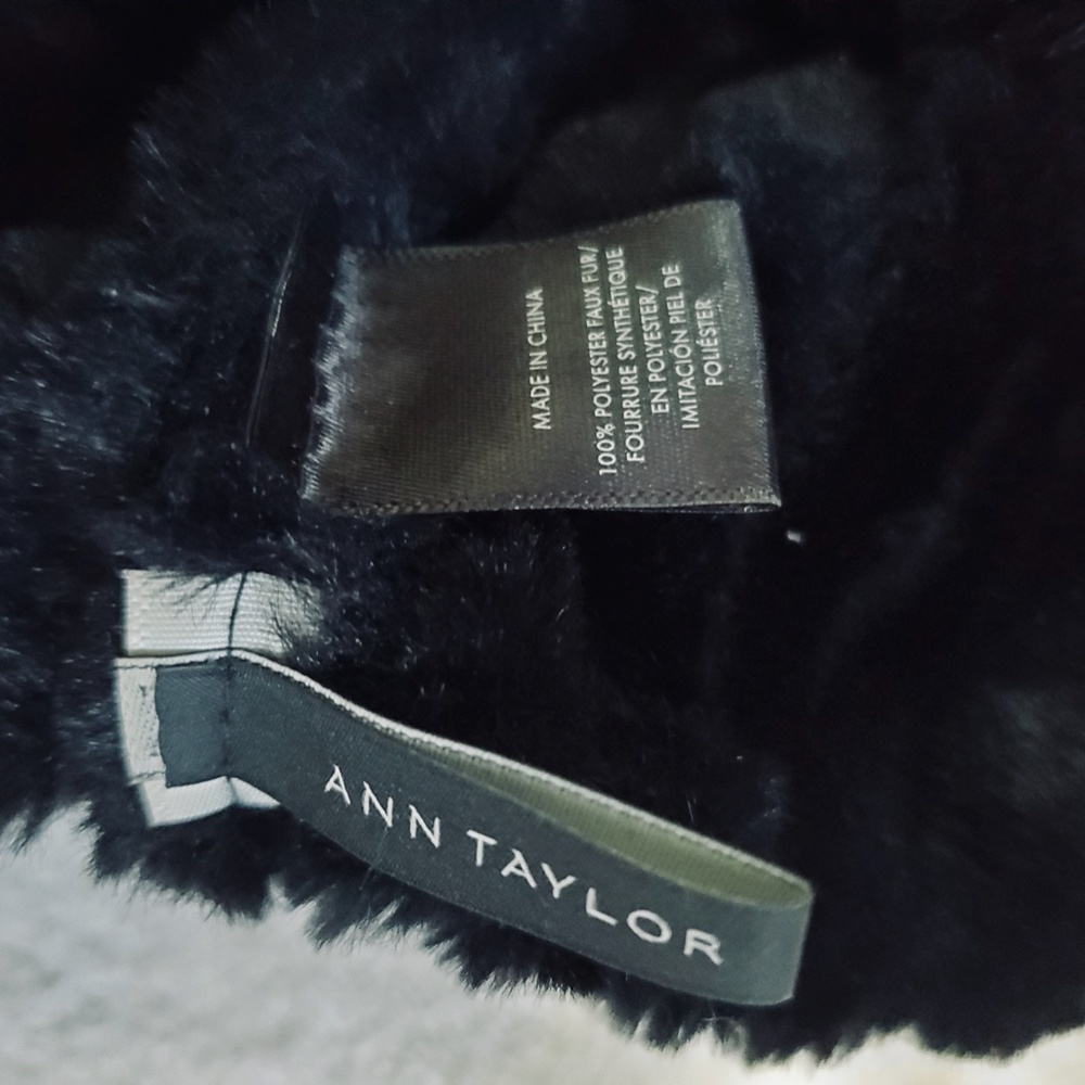Ann Taylor infinity Faux Fur Scarf - Picture 7 of 10